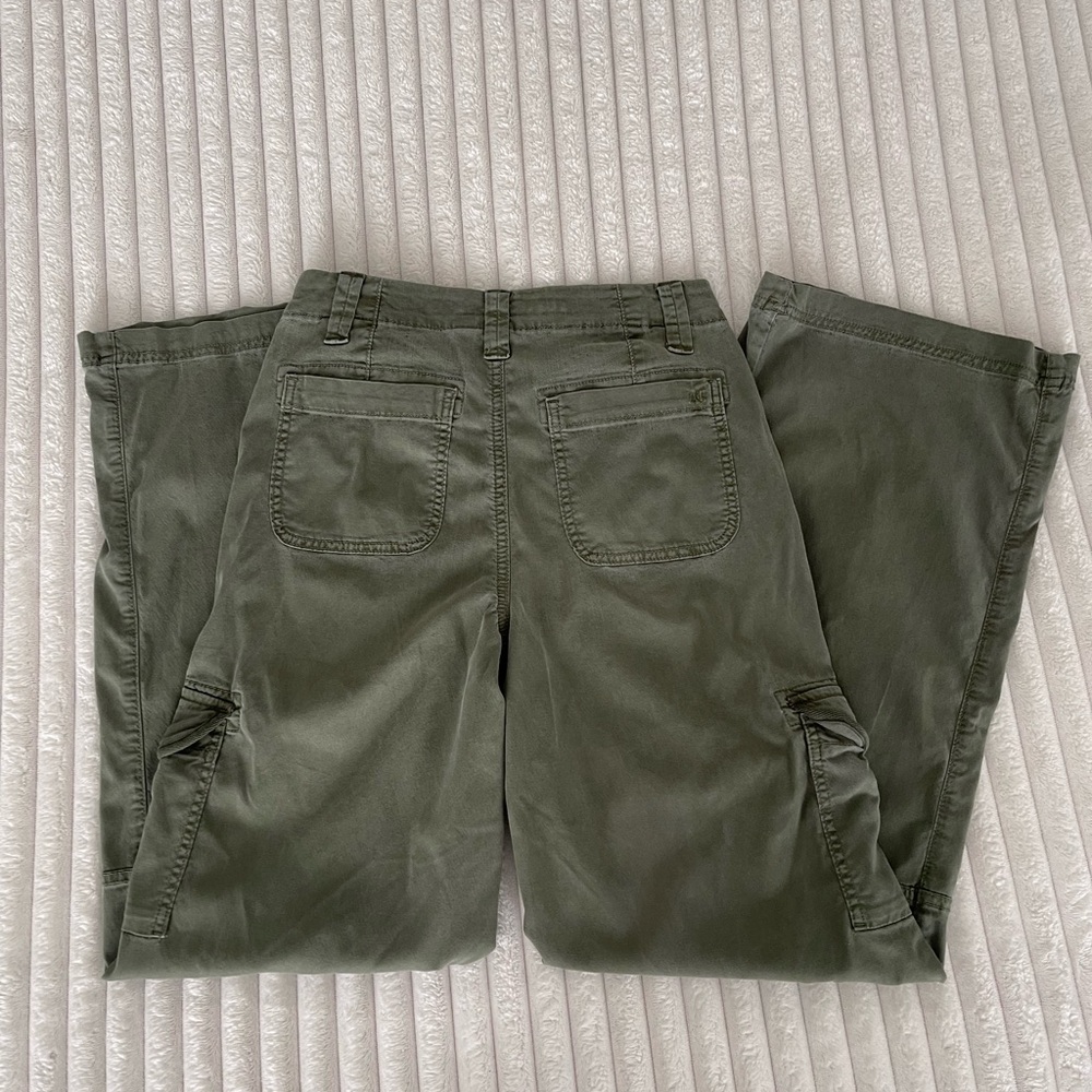 American Eagle Super High-Ride Baggy Wide Leg Cargos - Picture 4 of 5